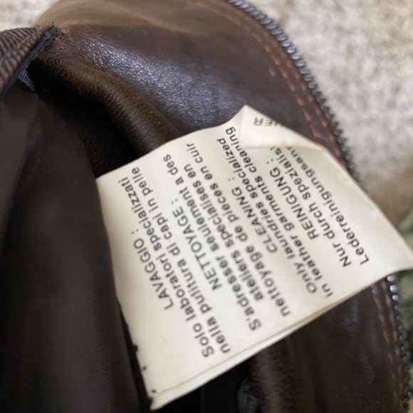 Gimo's Men's Distressed Leather Jacket - Picture 9 of 11